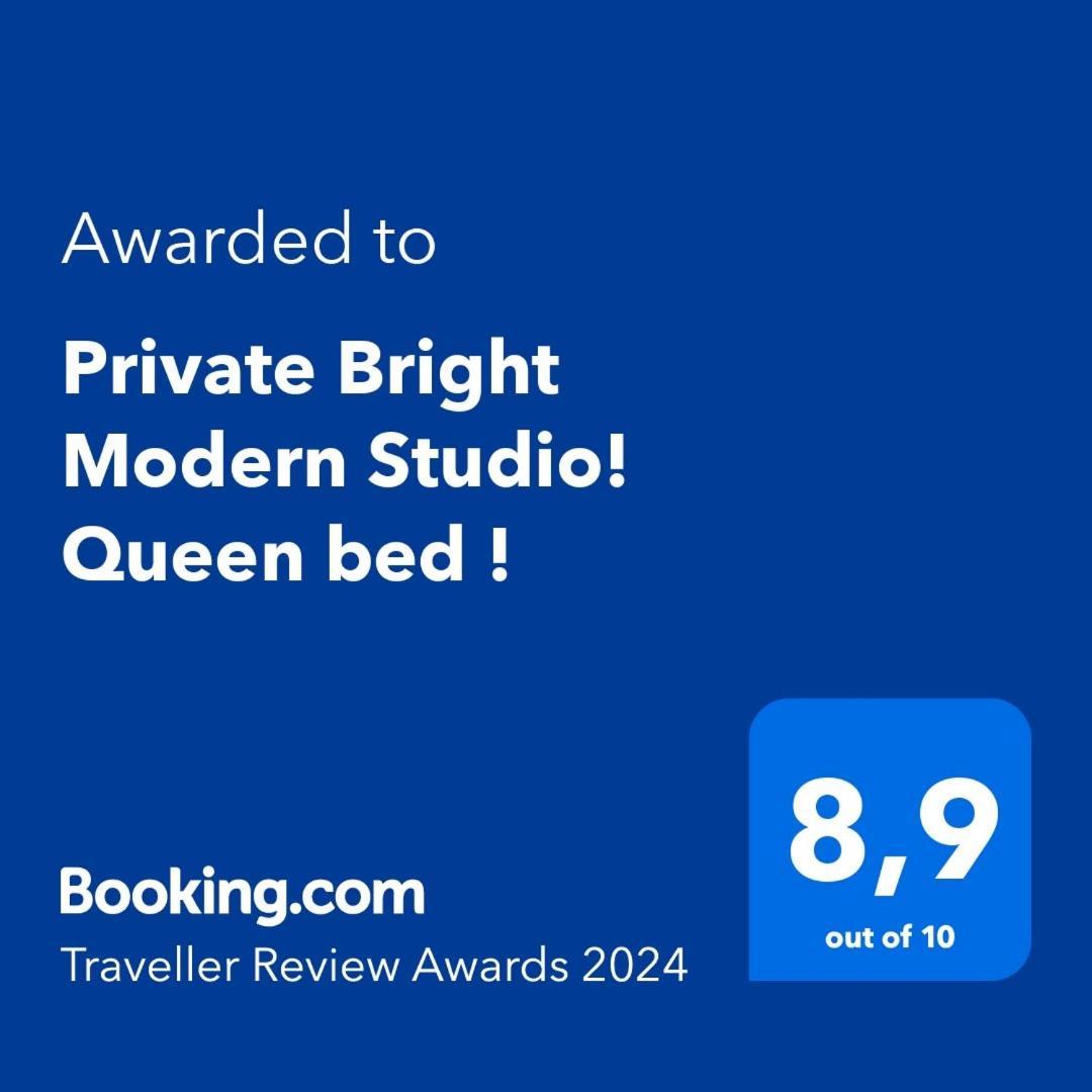 Private Bright Modern Studio! Queen Bed ! Victoria Eksteriør billede